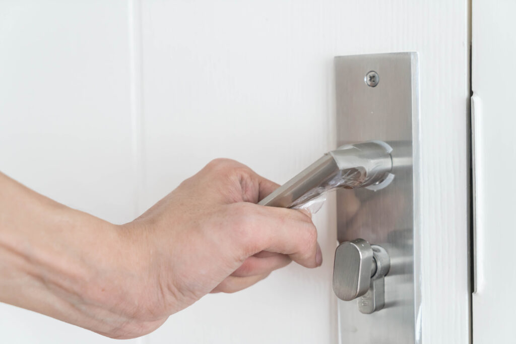 Door locksmith Fixed door lock